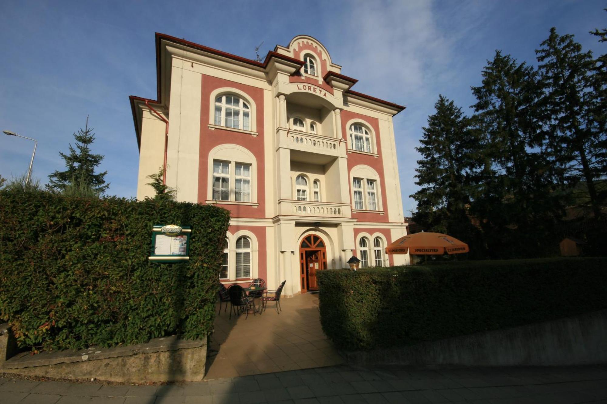 Penzion Loreta Hotel Luhačovice Kültér fotó