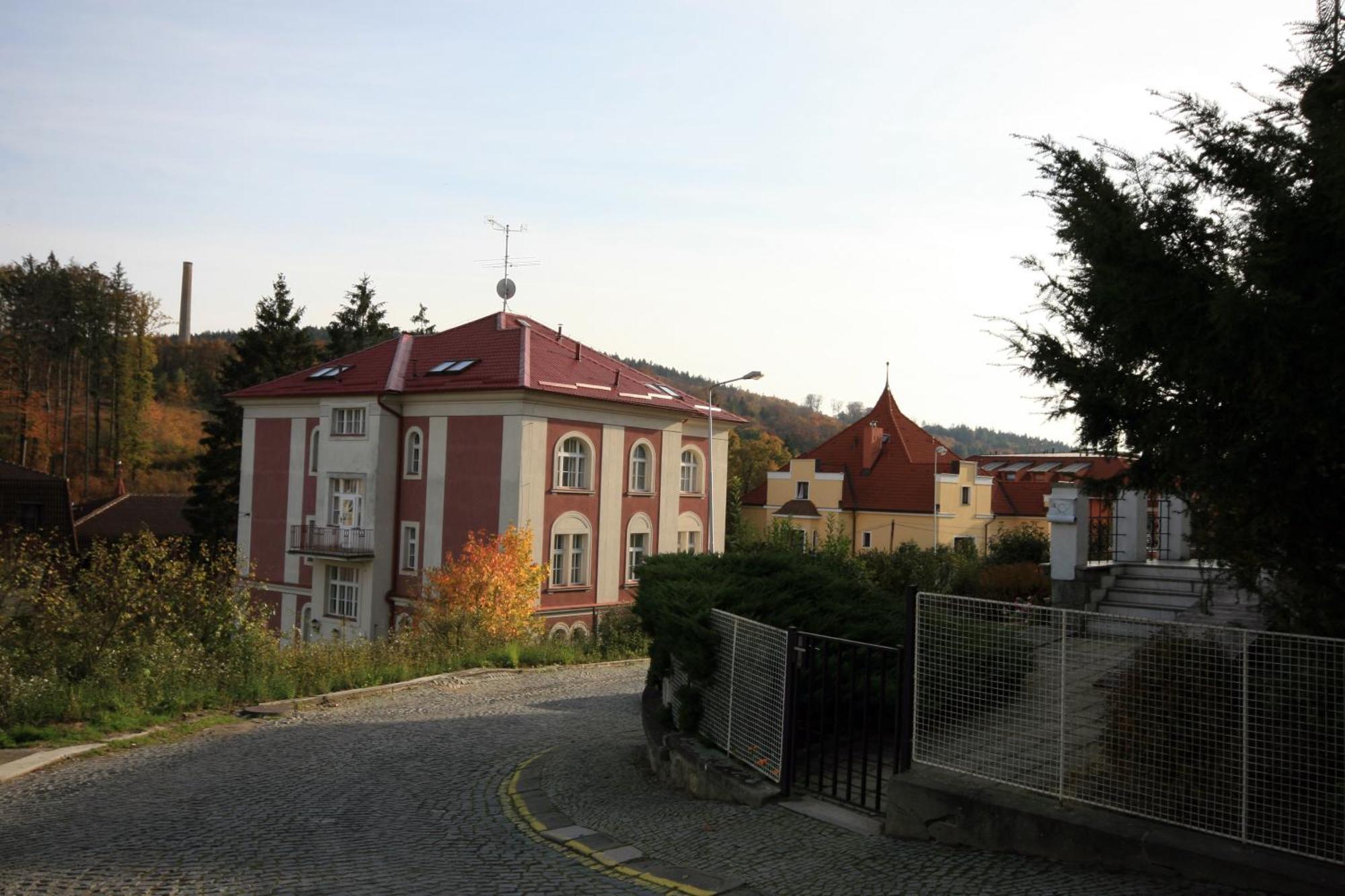 Penzion Loreta Hotel Luhačovice Kültér fotó